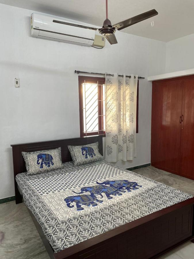 White House- 1Bk Pleasant Apartment With Open Terrace โคอิมบาทอร์ ภายนอก รูปภาพ